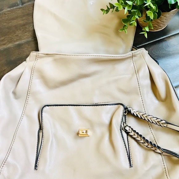 [Urban Expressions] Vegan Leather Satchel - Picture 3 of 8